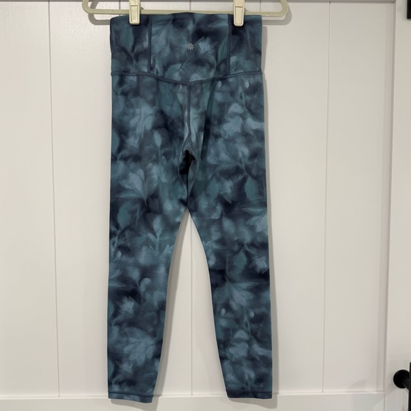 🍒 Athleta Blue Tie Dye Elation Tight — Size S 🍒 - Picture 2 of 11